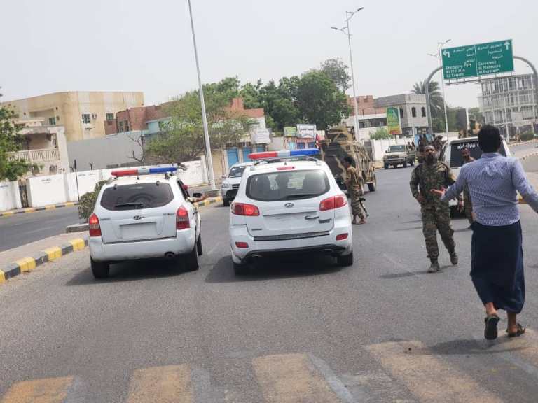 تفكيك شاحنة مفخخة معدة للتفجير في موقع استهداف مدير أمن محافظة لحج