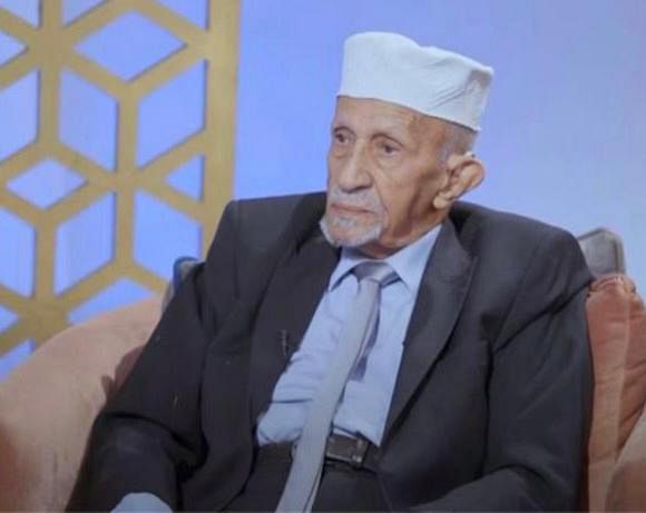 رئيس مجلس القيادة الرئاسي ينعي المناضل الفسيل