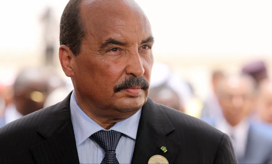 محامي رئيس عربي سابق يفجر الجدل حول ظروف اعتقال موكله (فيديو) 